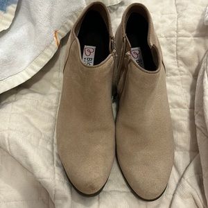 Blondo waterproof booties in tan